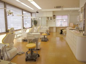 南向きの明るい診察室